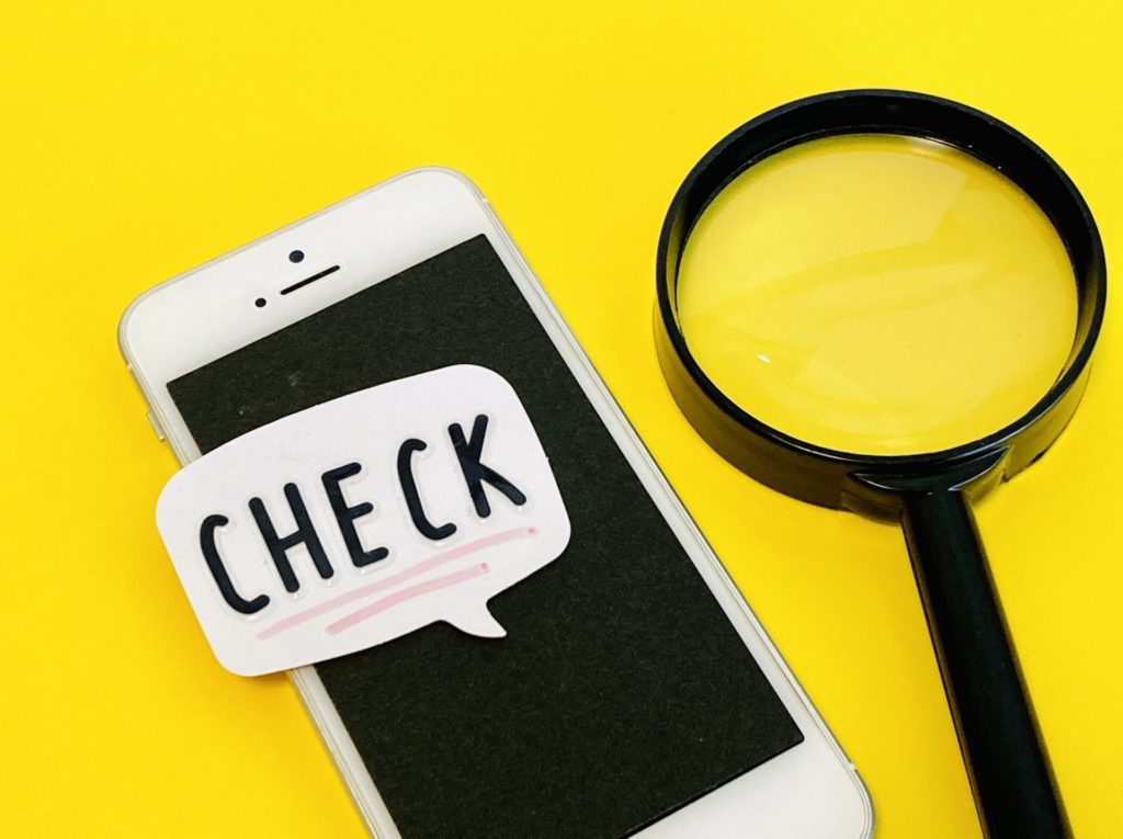 雇用保険に加入しているか確認する2つの方法